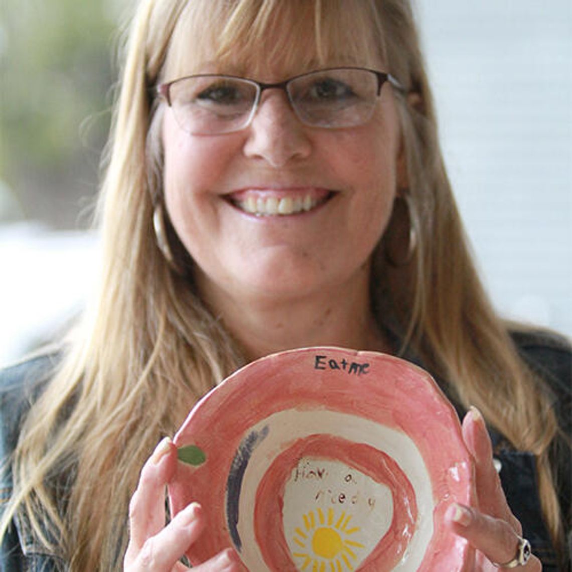 Locals empty wallets for Empty Bowls