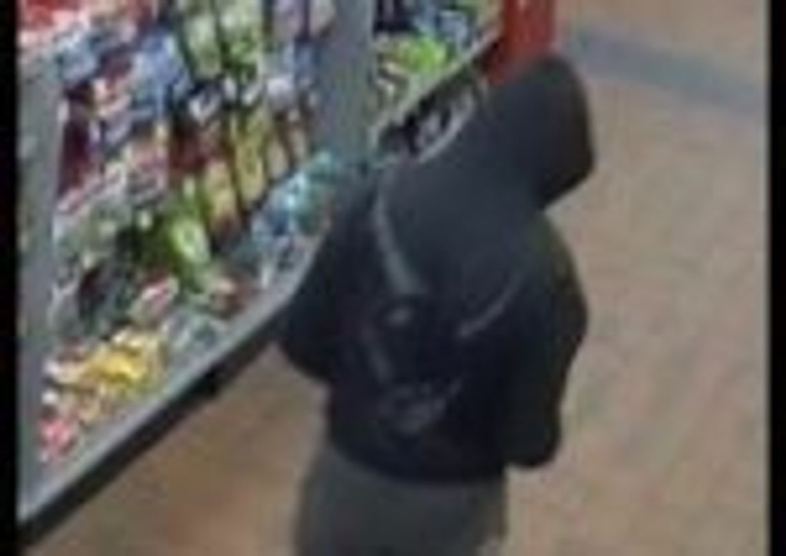 QuikTrip armed robbery suspects sought QuikTrip armed robbery suspects sought