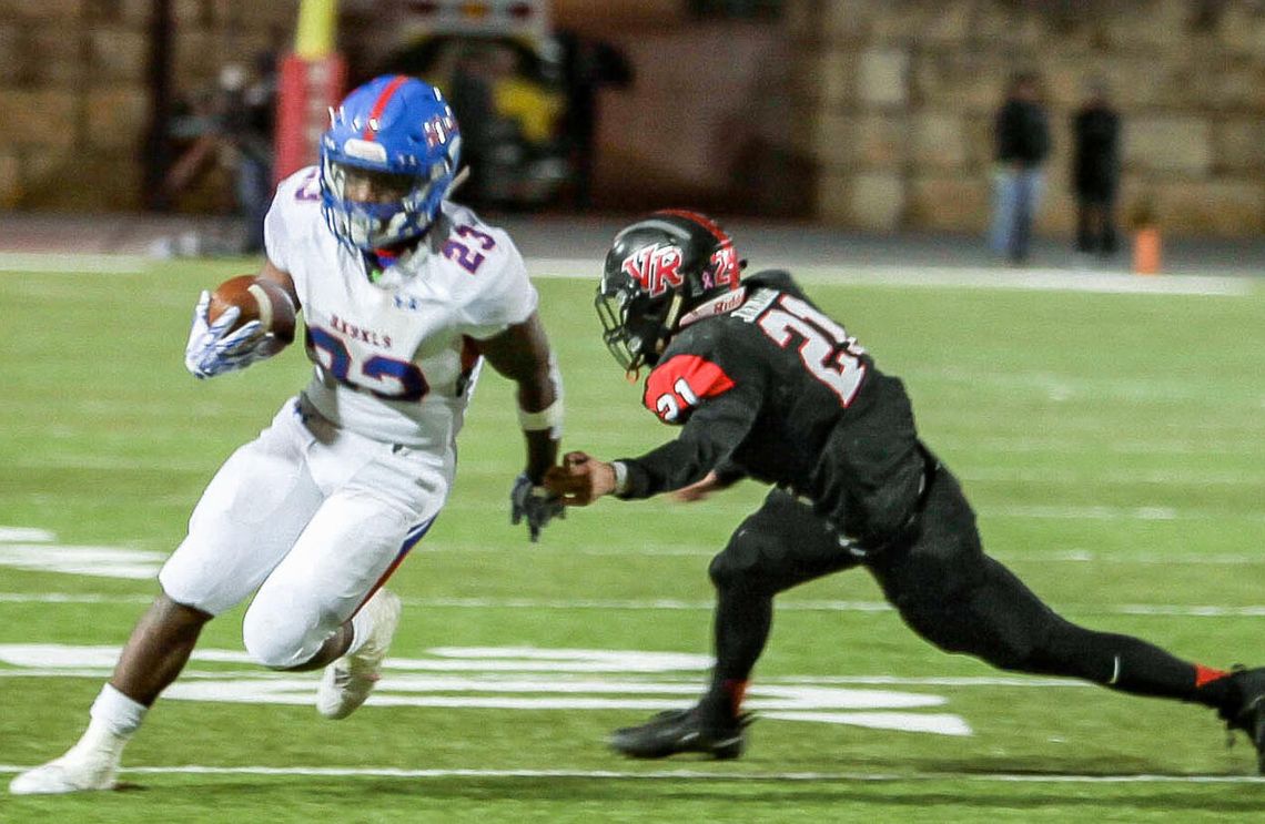Rebels run past Vista Ridge to boost playoff chances