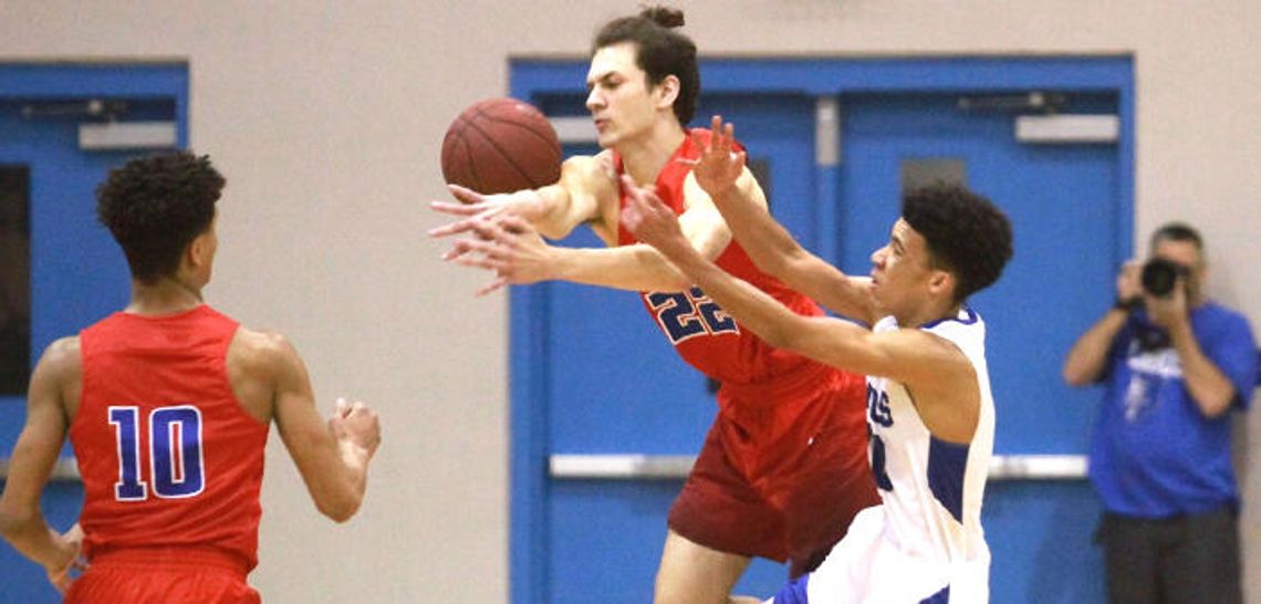 Rebs earn narrow victory over Lobos
