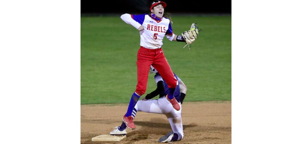 Rebs outrun Rangers 9-2 Rebs outrun Rangers 9-2