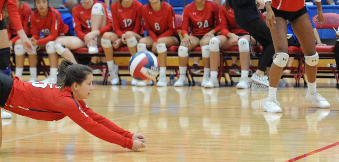 Rebs roll past Lobos in three