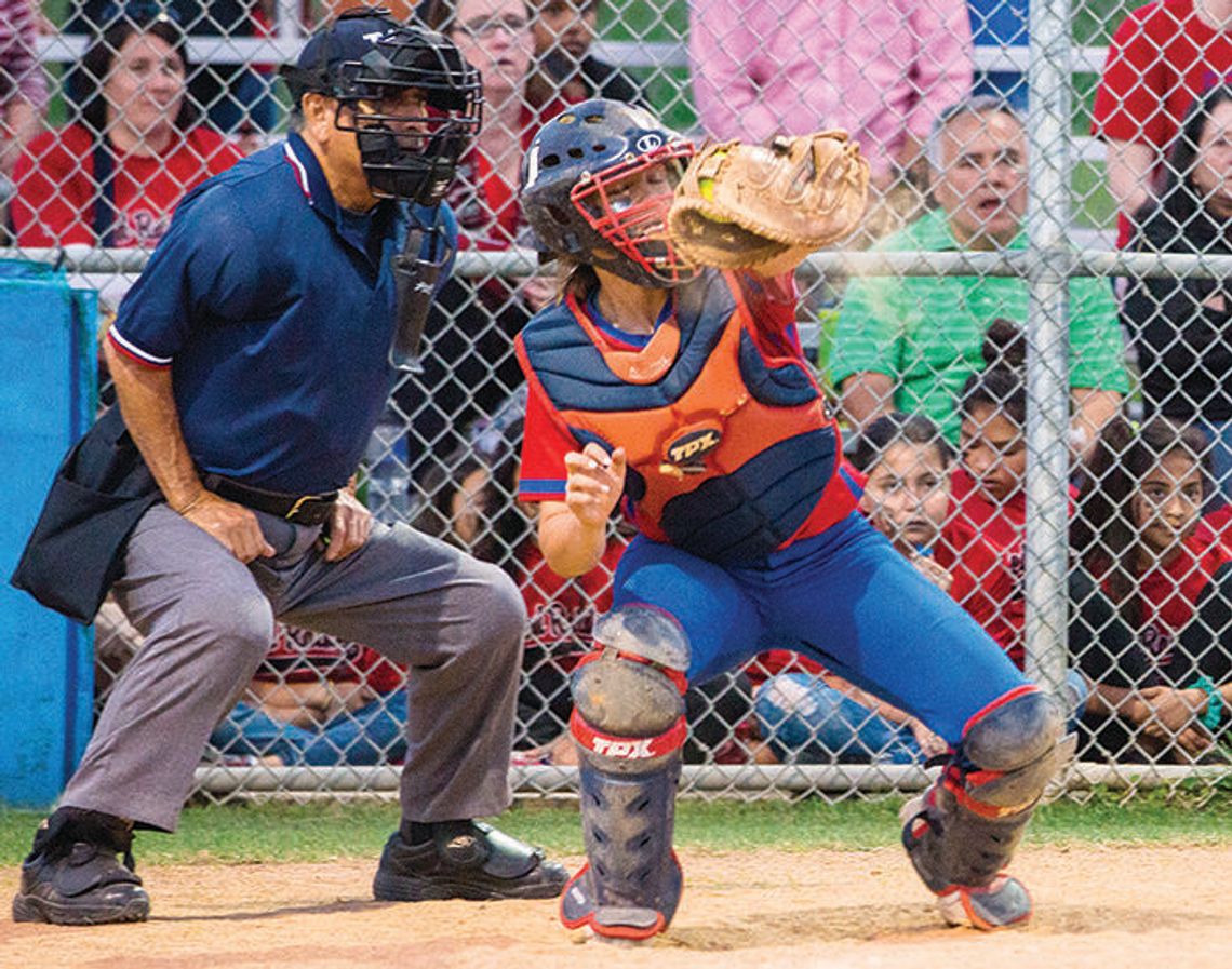 Rebs top Lobos to clinch top spot
