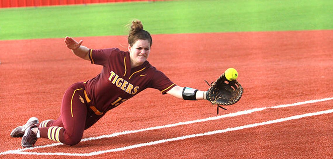 Stunned and stung Tiger softball bows out to Flour Bluff in run-rule
