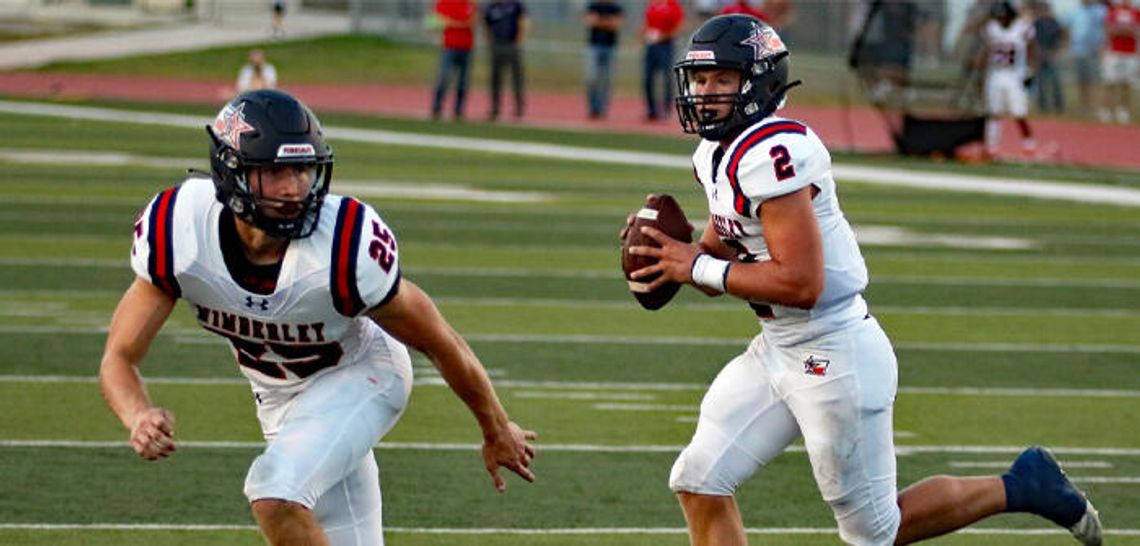 Texans clip Canyon Lake Hawks