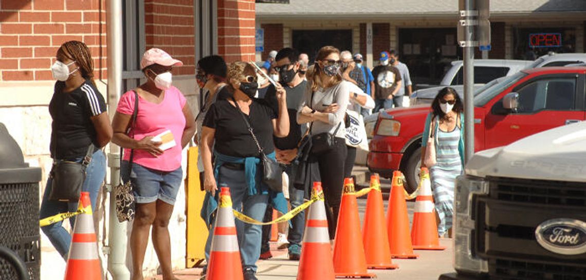 Texans jumping early voting opportunities