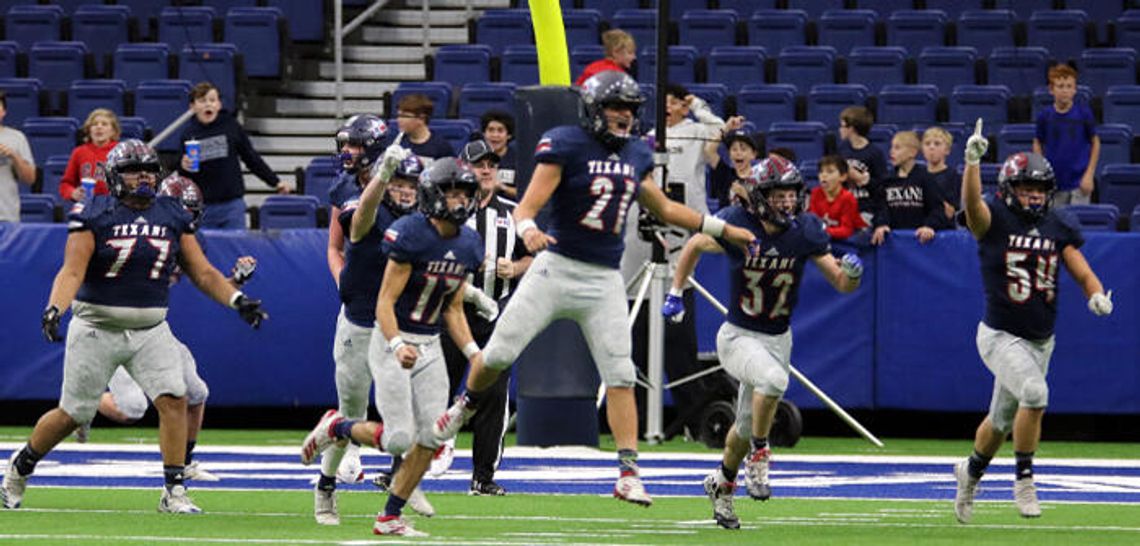 Texans trounce Navarro to reach state semifinal