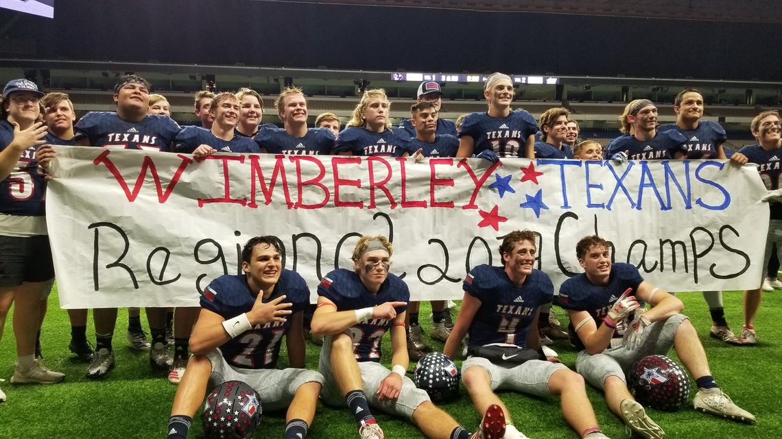 Texans trounce Navarro to reach state semifinal