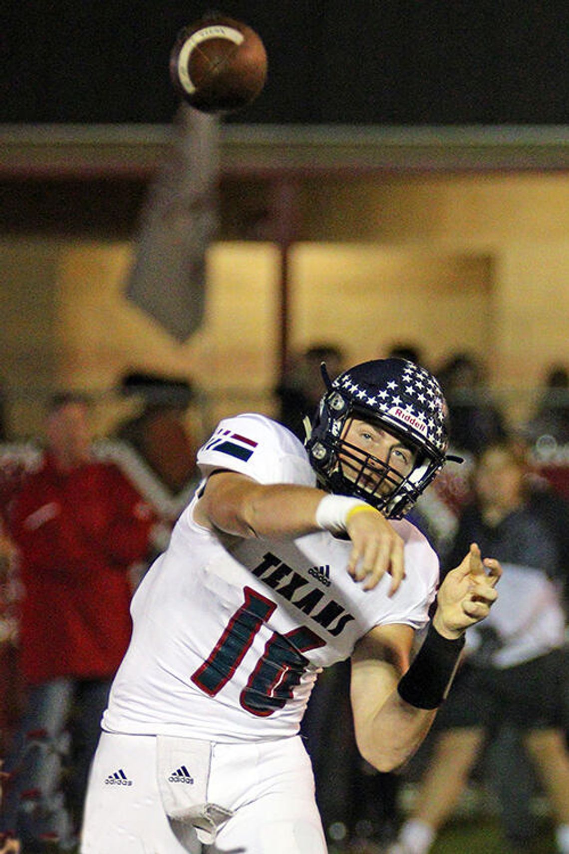 Texans trounce Sinton 52-24