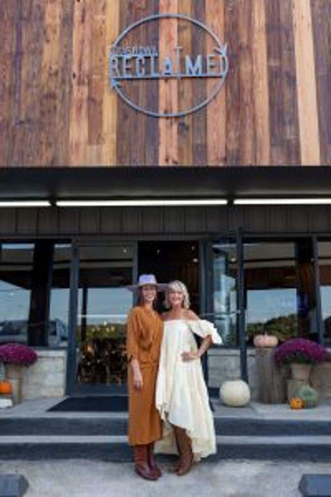 Texas Iowa Reclaimed opens first studio in Wimberley