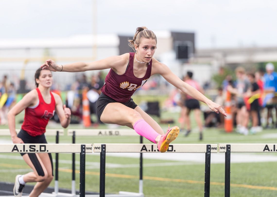 Tigers advance to area track meet Tigers advance to area track meet