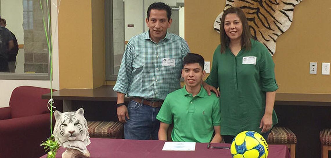 Tigers’ Aldama signs with Mount Ida College Tigers’ Aldama signs with Mount Ida College