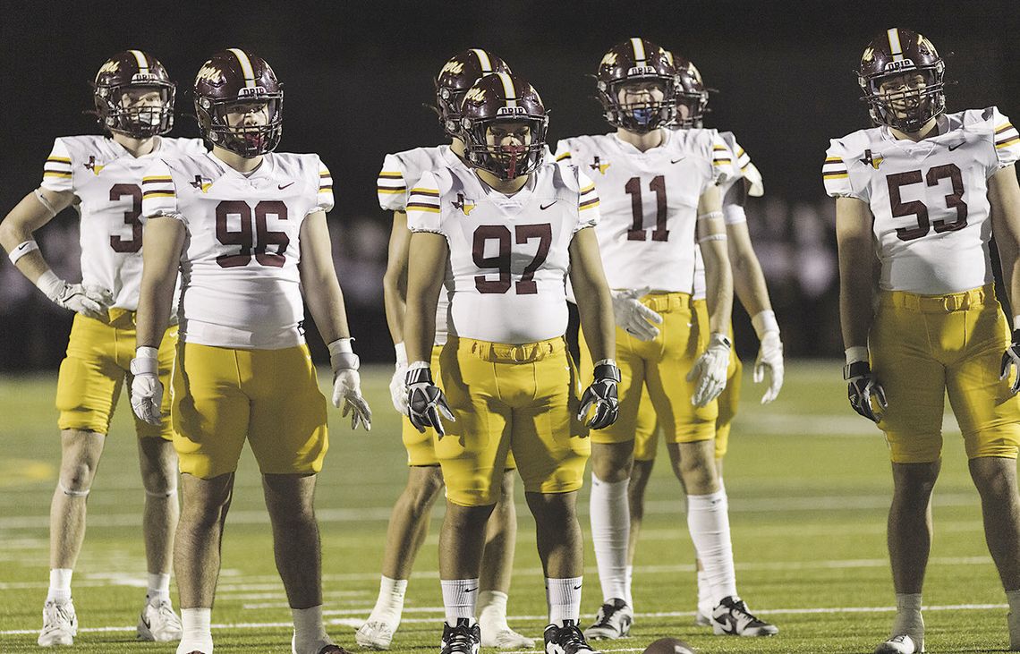 Tigers’ defense dominates Akins Eagles