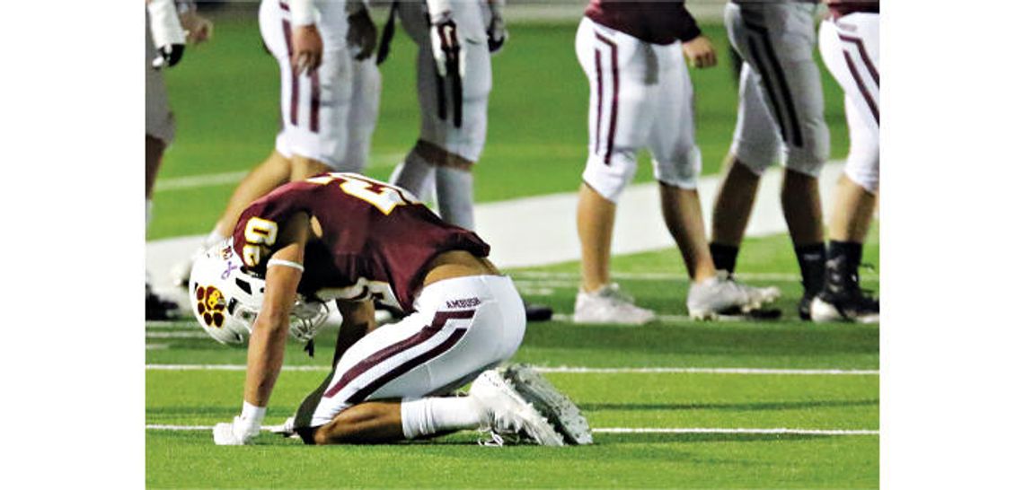 Tigers end playoff hopes with 28-27 loss to Mustangs
