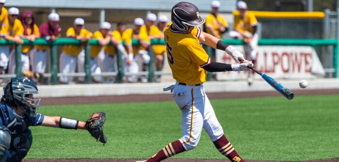 Tigers lose to Greyhounds in late innings Tigers lose to Greyhounds in late innings