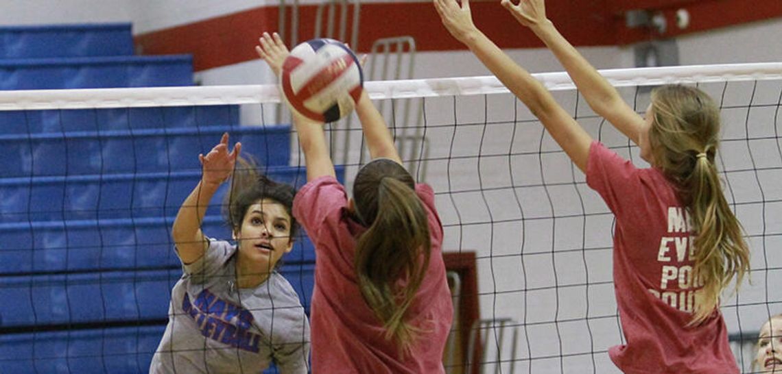 Veteran roster to lead Rebel volleyball in 2018
