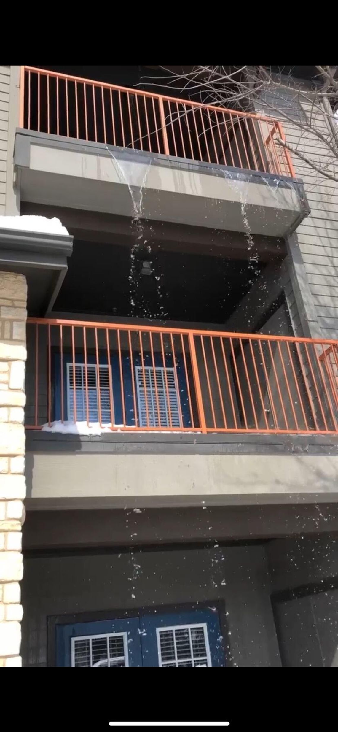 Vista apartments are flooding amid water outage