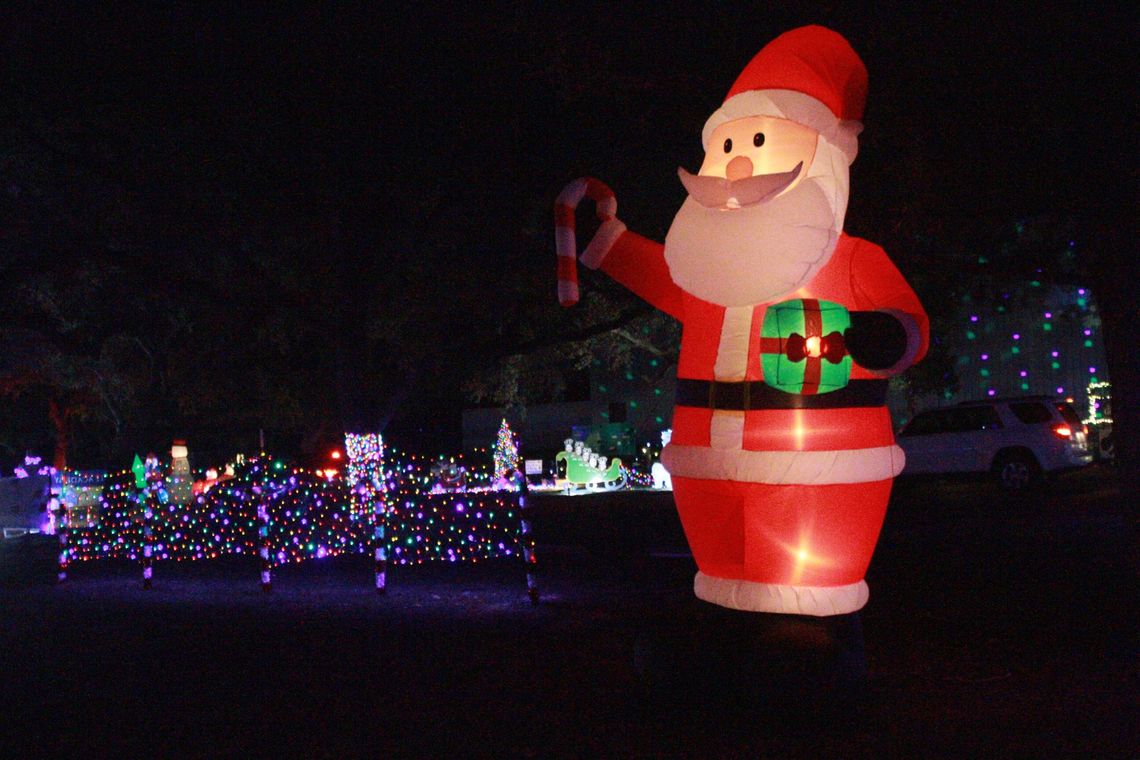 Yes to the menorah and other holiday displays 