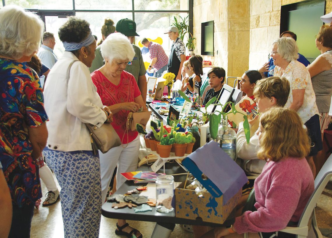 Young entrepreneurs showcase products at Buda BEE Market Young entrepreneurs showcase products at Buda BEE Market