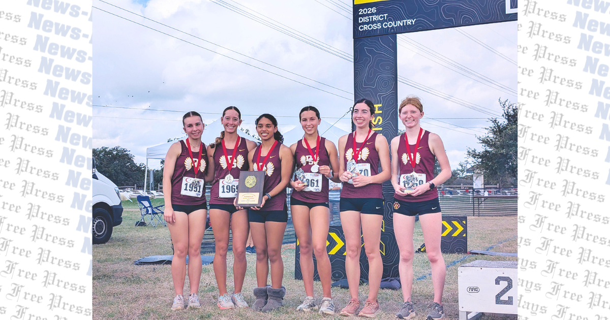 Dripping Springs High School cross country qualifies for regionals