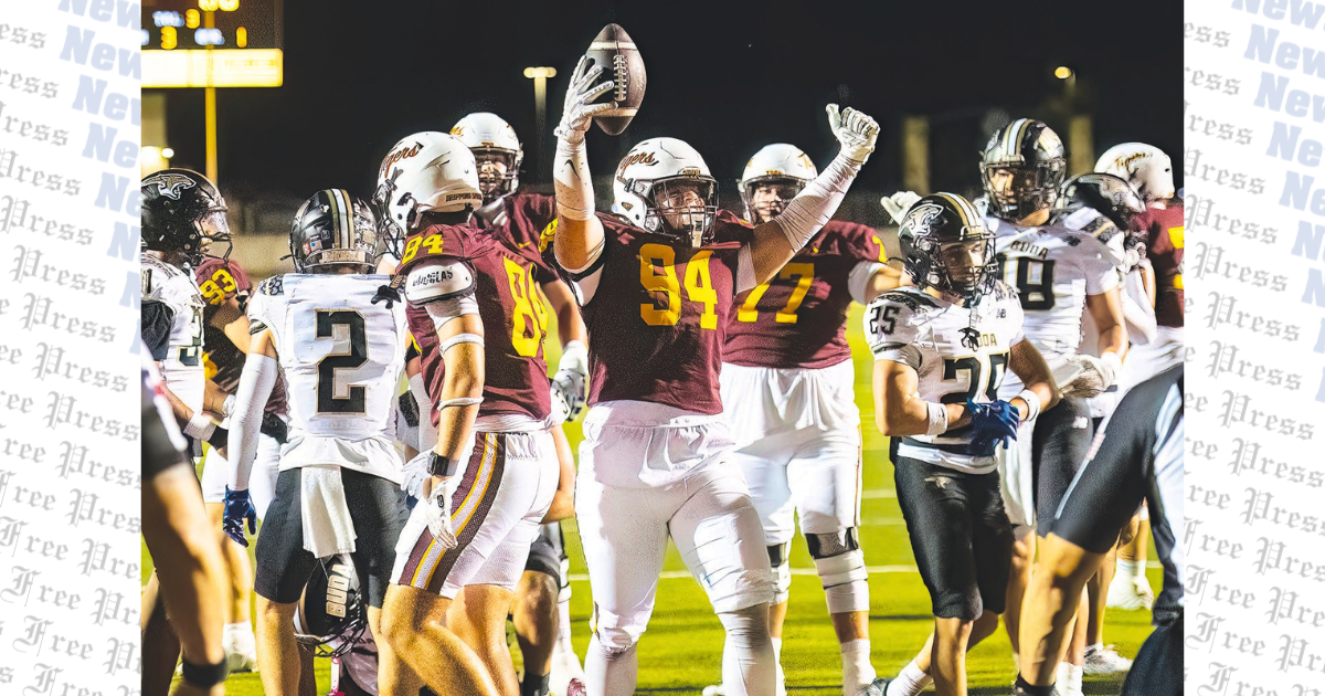 Dripping Springs Tigers grind out 49-21 homecoming win over Johnson