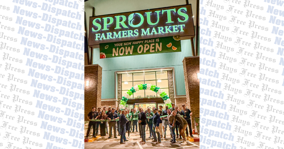 Sprouts Farmers Market celebrates grand opening